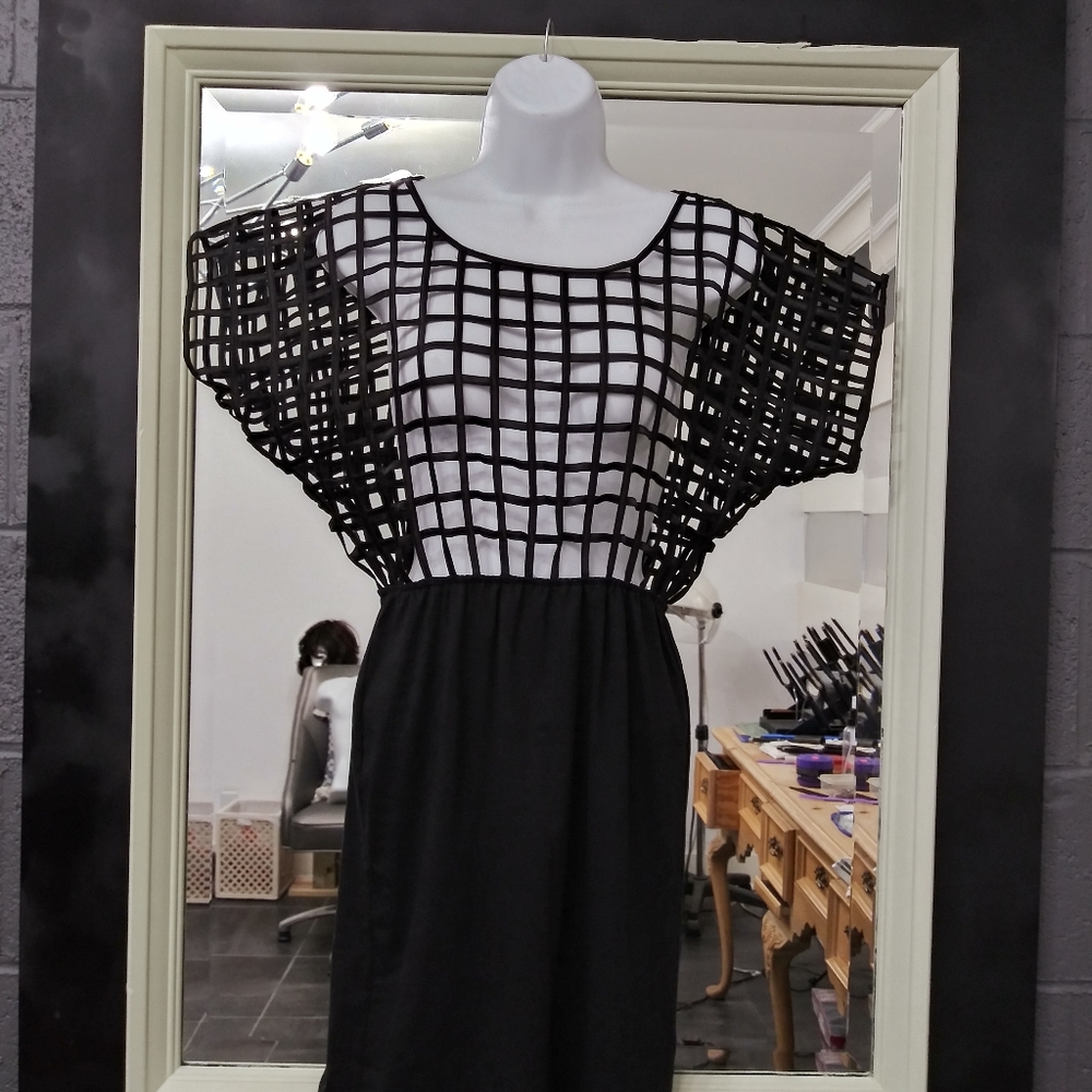 Caged mini dress - Picture 2 of 6